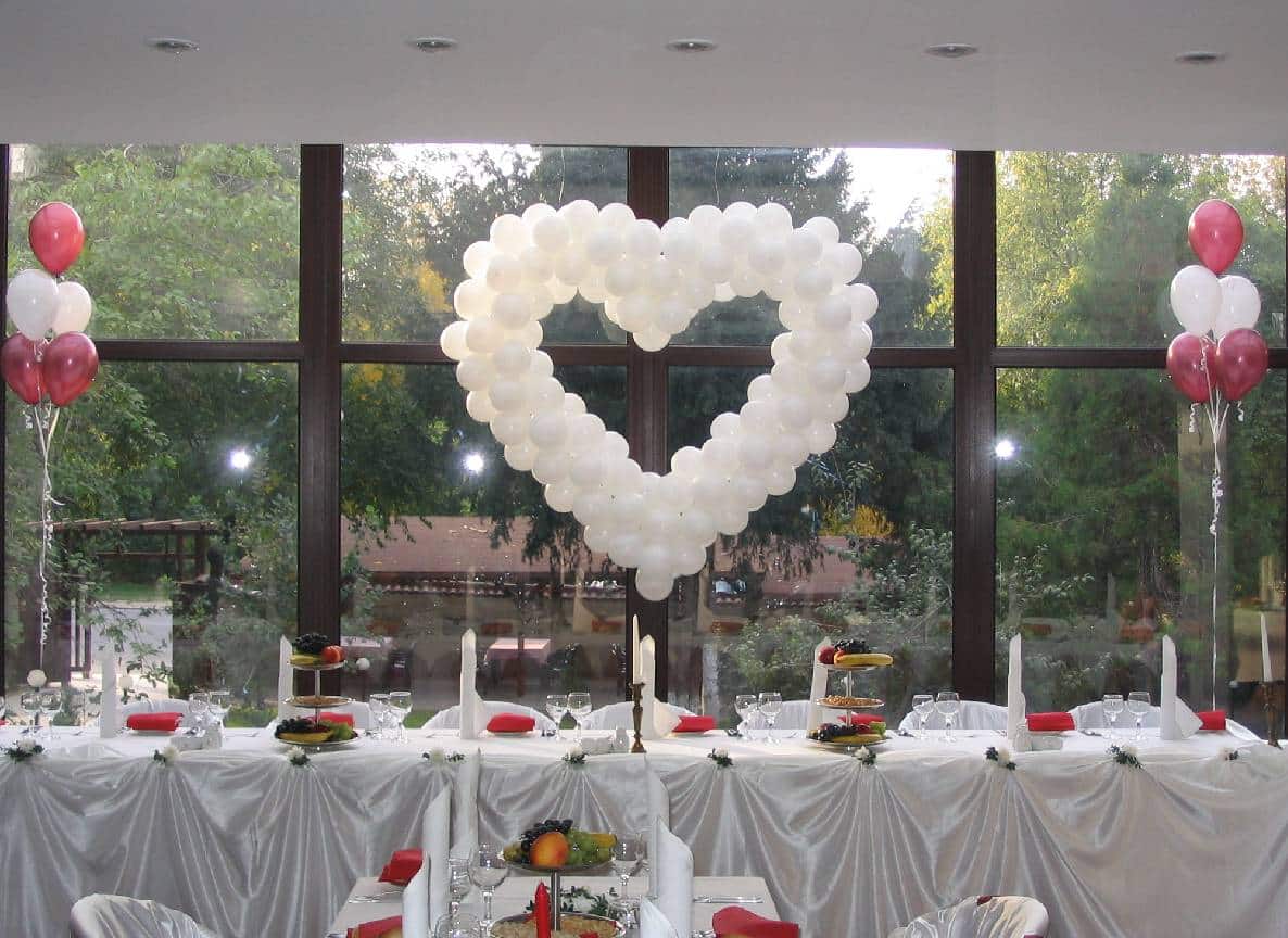 5 Stellar Balloon Decor Ideas To Incorporate In Your Wedding