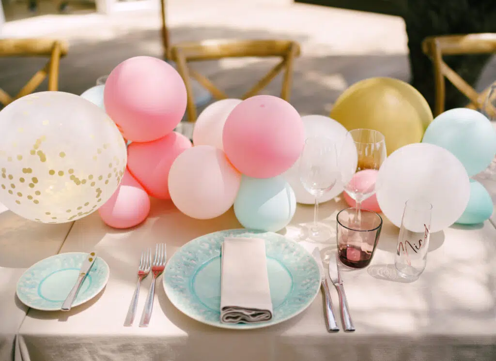 4 Balloon Centrepiece Ideas For The Ultimate Table Décor