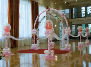 A Guide To Mixing Balloons With Ornaments For Any Event Theme