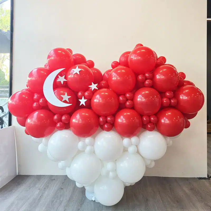[National Day] Giant 3D Heart Shape Balloon - Singapore Flag