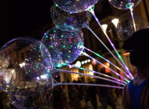 Smart Balloons: QR Codes & LEDs Are Changing Gifting