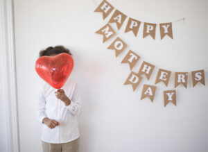 How To Plan A 'Surprise At Home' Mother’s Day With Balloons